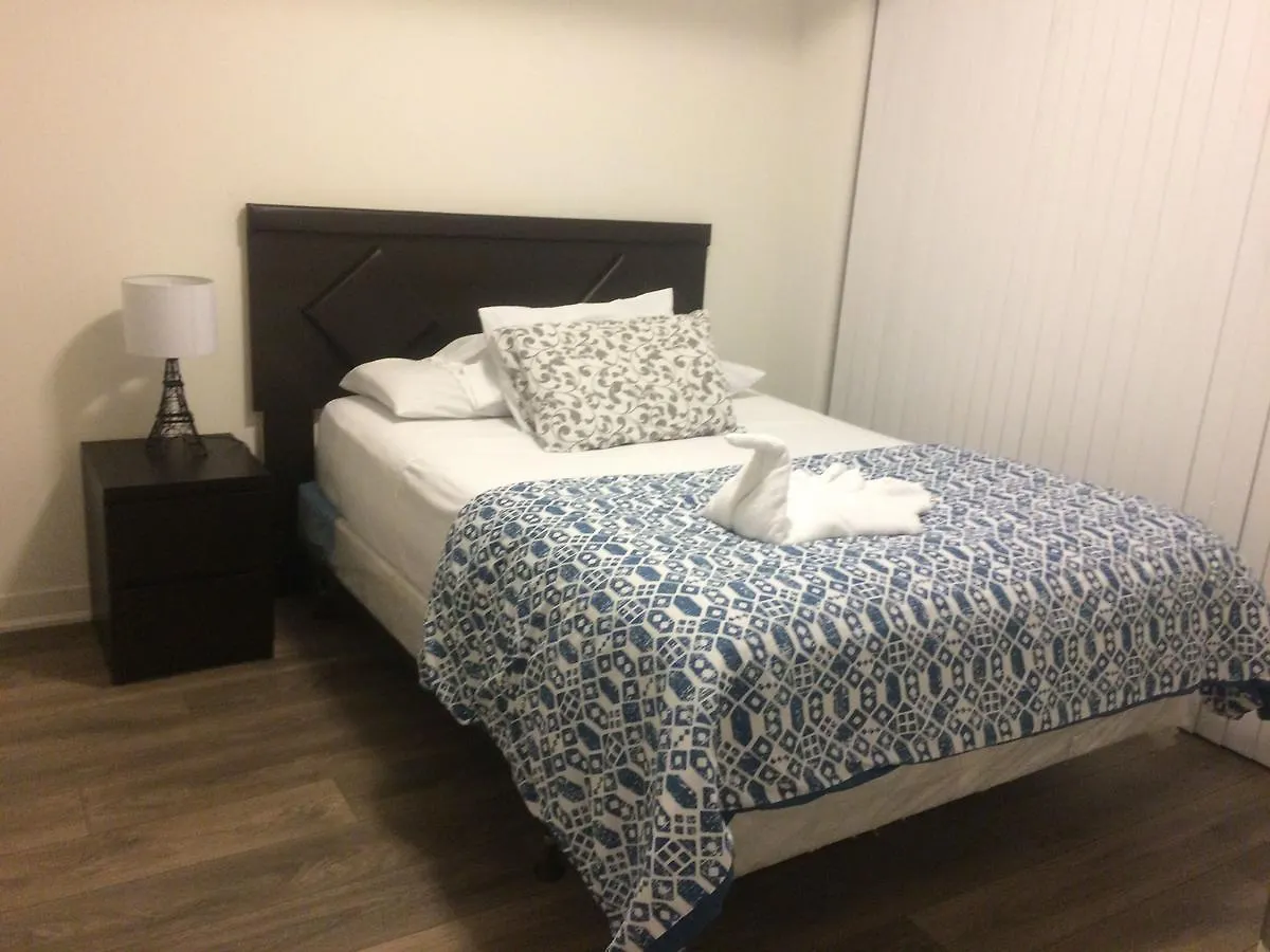 Apartment Pelican Suite At Harbour Plaza Toronto