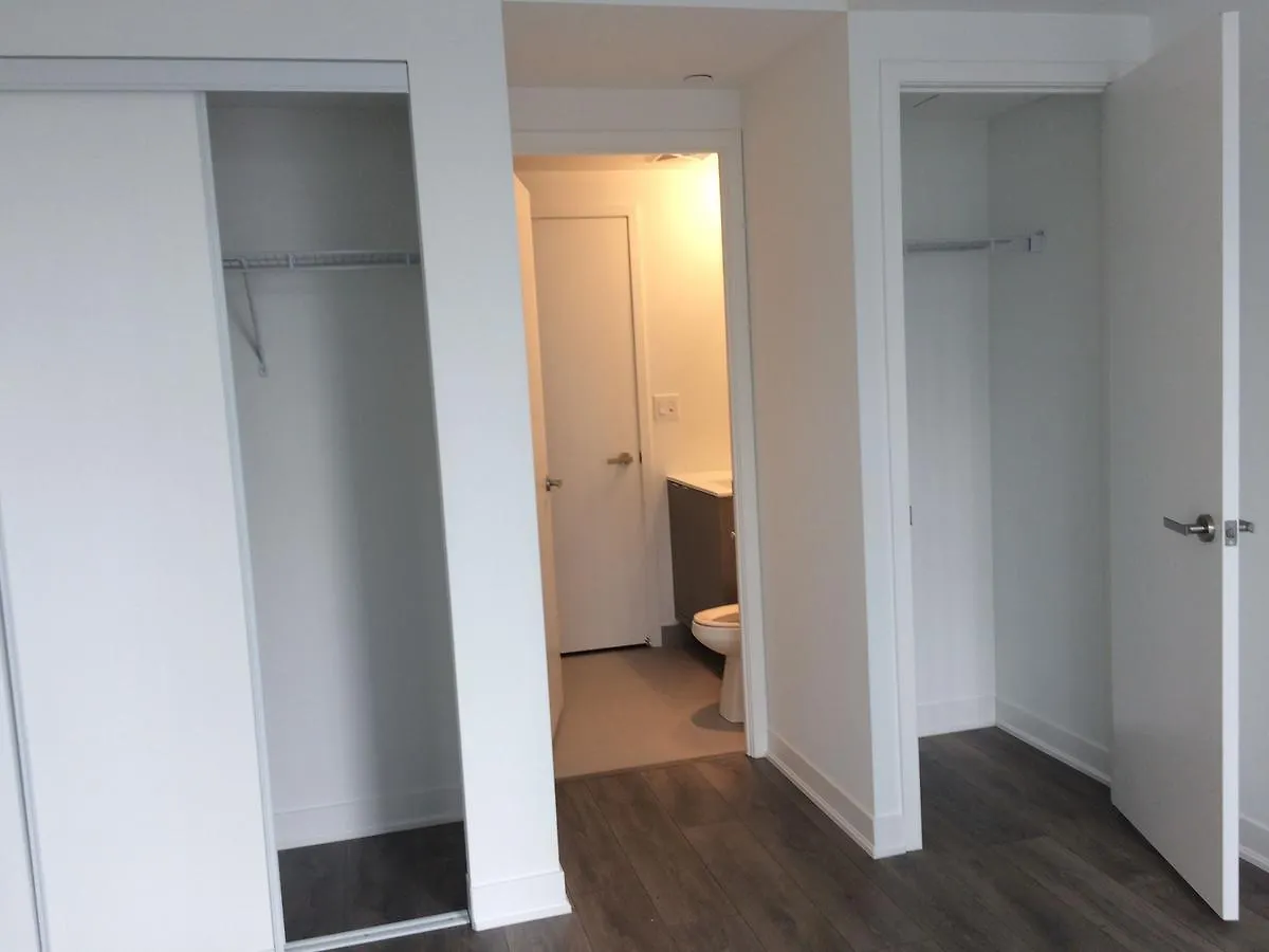 Pelican Suite At Harbour Plaza Toronto Apartment