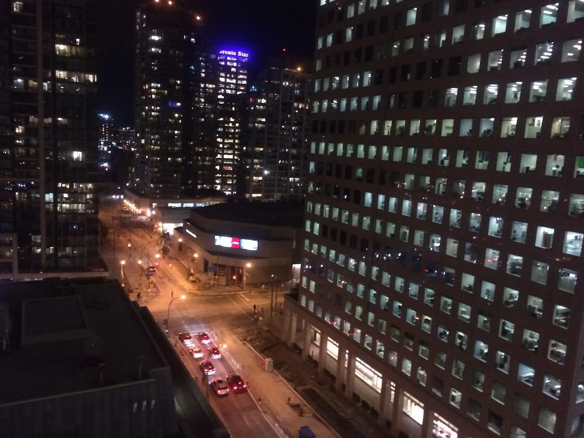 Pelican Suite At Harbour Plaza Toronto Canada